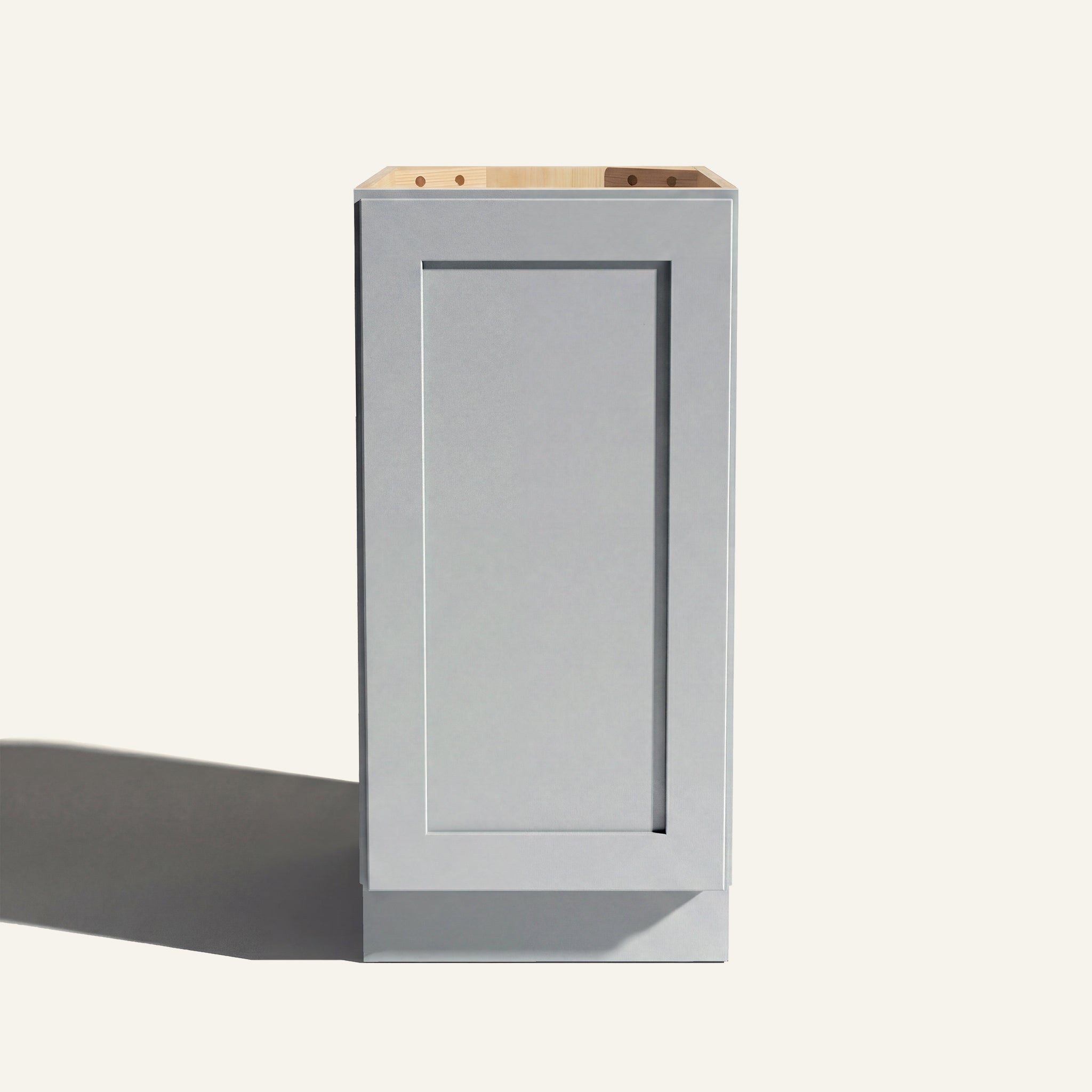 Straight on view of a light gray Seaport Shaker base cabinet with 1 full-height door.